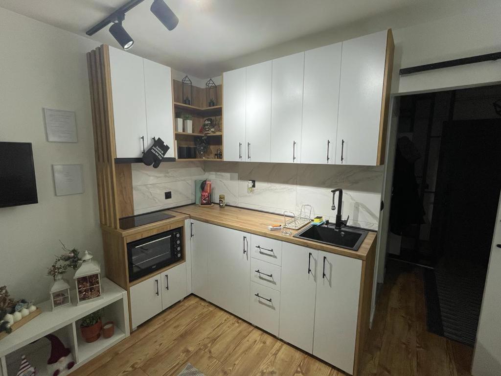 Apartman Element Kruševac Buitenkant foto