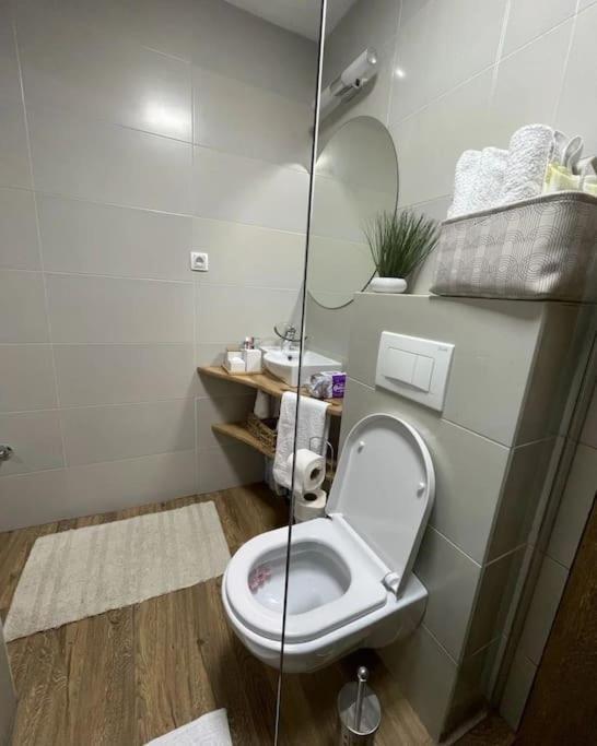 Apartman Element Kruševac Buitenkant foto