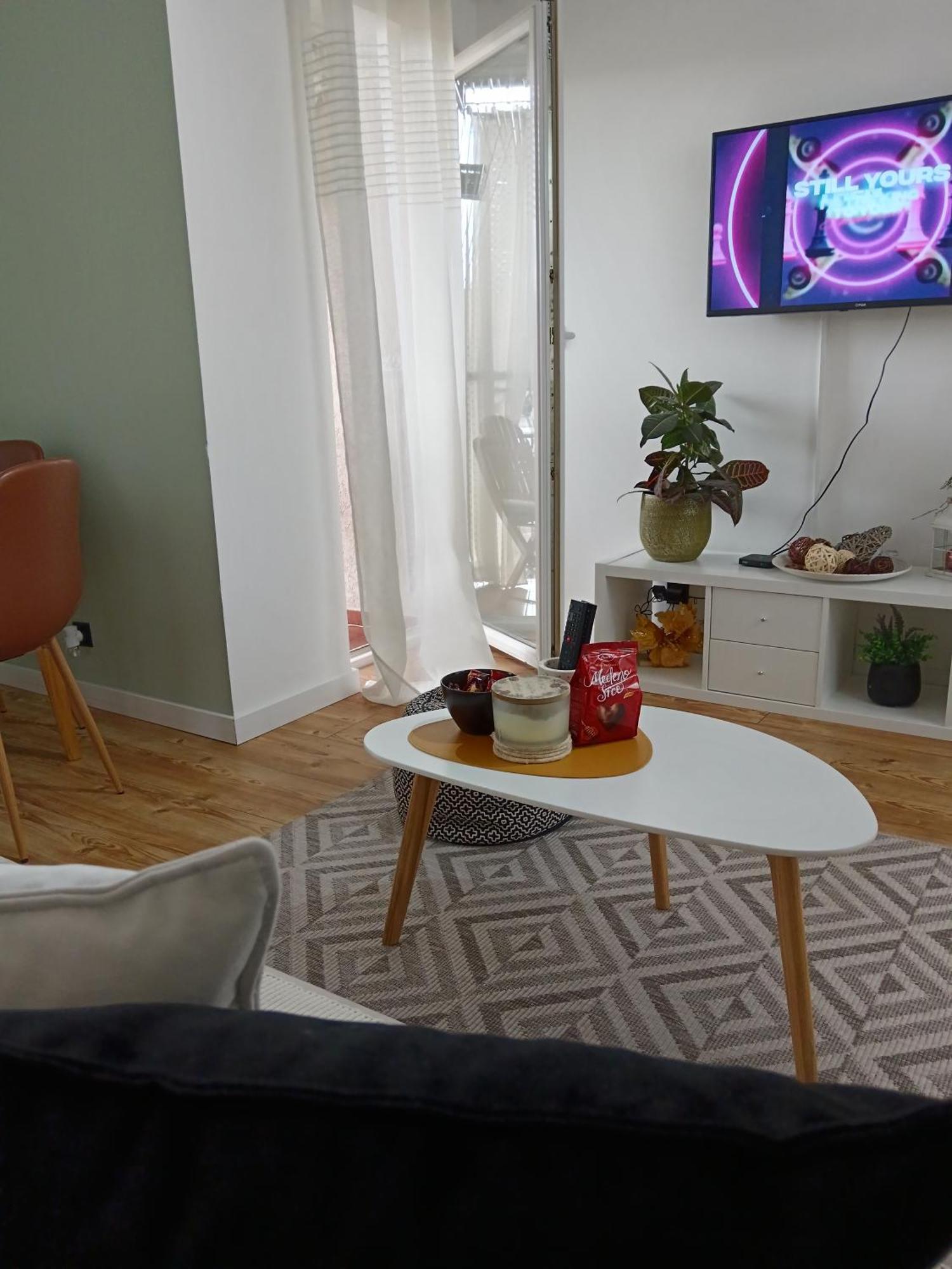 Apartman Element Kruševac Buitenkant foto